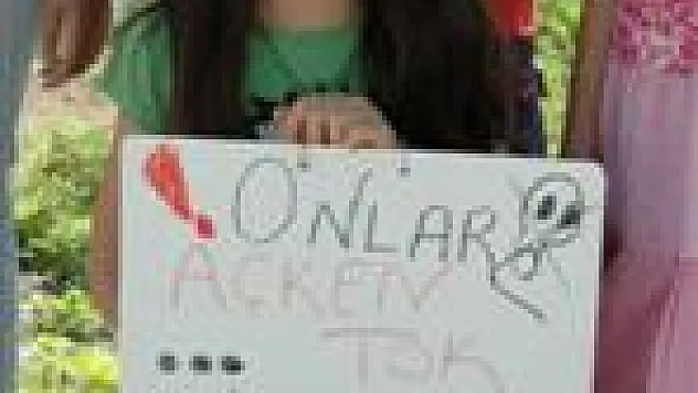 Oyuncaklarını Satıp Somali'ye Yardım Gönderdiler