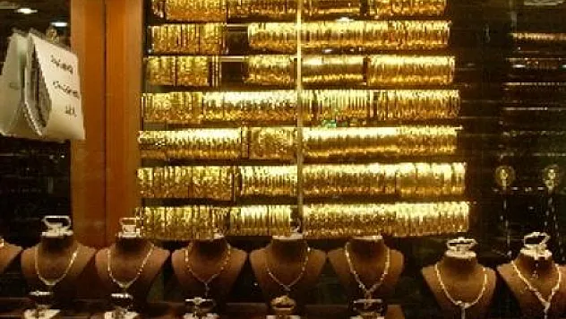 Rekor Kıran Altın'ın Düşüşe Geçti…