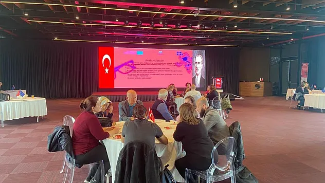 Türkiye'de eğitim sisteminin güncel ve acil sorunlarına çözüm aradılar