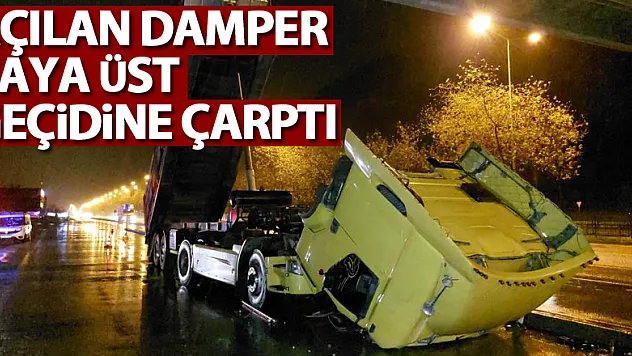 Tırın açılan damperi yaya üst geçidine çarptı: 4 yaralı