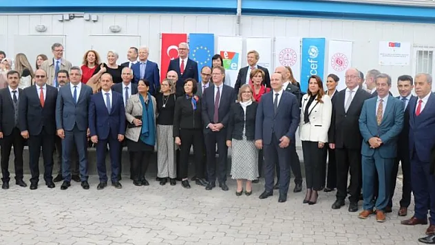 AB destekli prefabrik okul öncesi sınıflar, büyükelçilerin katılımıyla açıldı