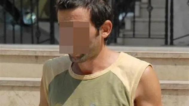 Üvey annesini av tüfeğiyle kovaladı