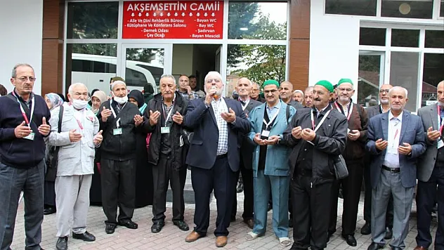 Ümre kafilesi dualarla uğurlandı