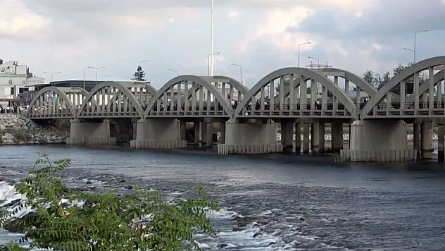 'Bafra'da ne köprü yıkılıp gelin boğuldu ne de uğruna türkü yazıldı'
