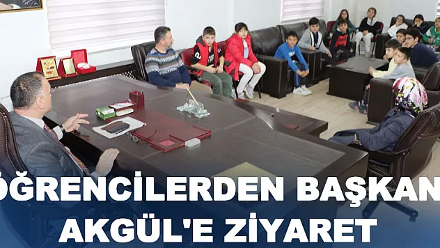Öğrencilerden Salıpazarı Belediye Başkanı Akgül'e ziyaret