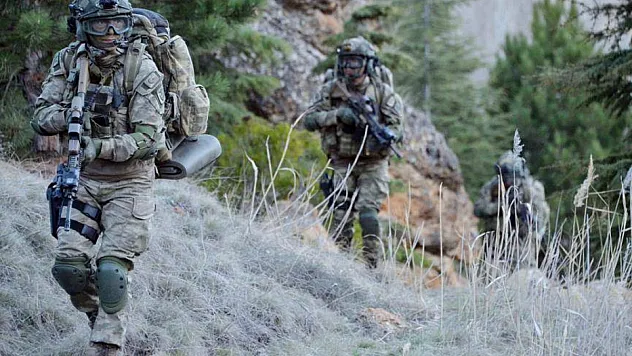 Teröristlere rahat nefes almak yok! 12 PKK'lı daha etkisiz halde