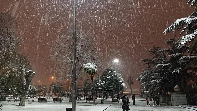 Batı ve Orta Karadeniz, haftaya kar ve fırtınayla başlayacak