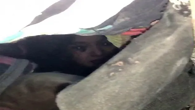 Enkaz altındaki 5 yaşındaki Yağmur herkesi ağlattı: 'Çok üşüyorum baba'