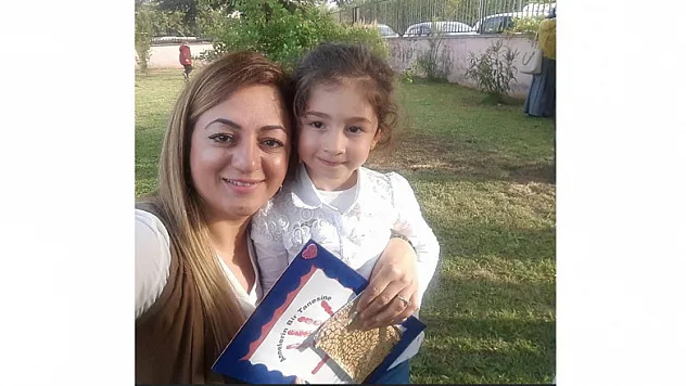 Dilek öğretmen ve kızı depremde hayatını kaybetti