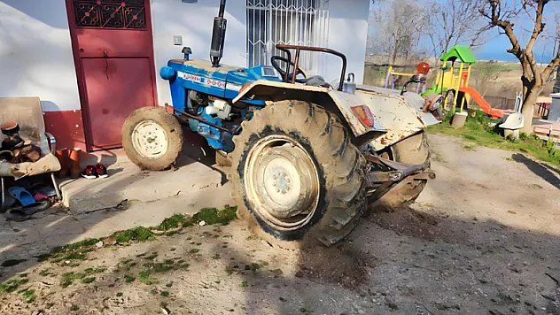 Üzerinden traktör geçen yaşlı adam ağır yaralandı