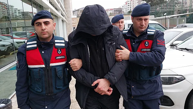 Samsun'da arasında suikast silahının da bulunduğu çok sayıda silahla yakalanan şahıs tutuklandı