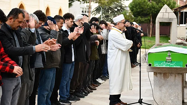 Kalp krizi sonucu vefat eden okul müdürü toprağa verildi
