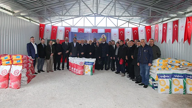 Amasya'da çiftçilere ayçiçeği tohumu dağıtıldı