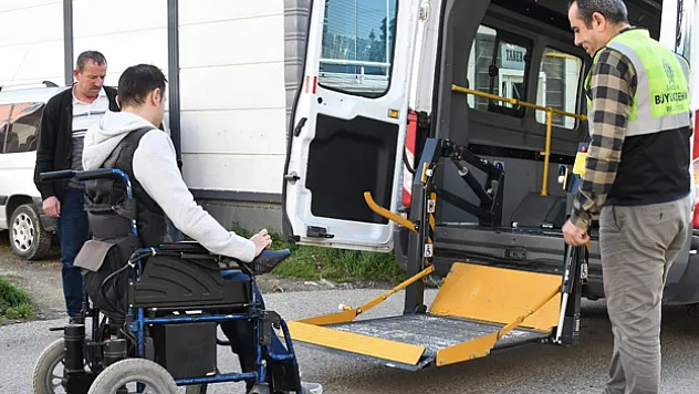 Büyükşehirden 'Ücretsiz Asansörlü Araç' hizmeti