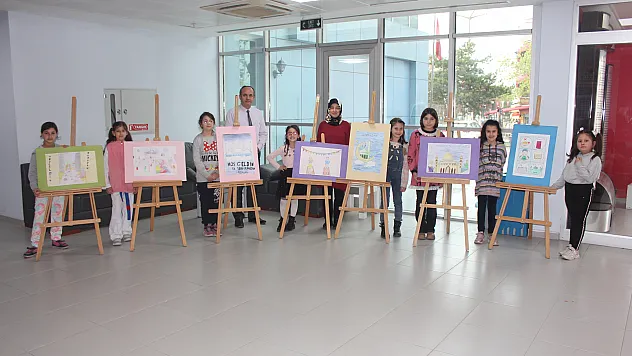 Samsun'da minik öğrenciler ramazan temalı resim sergisi açtı