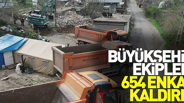 Depremin ardından Büyükşehir ekipleri 654 enkaz kaldırdı