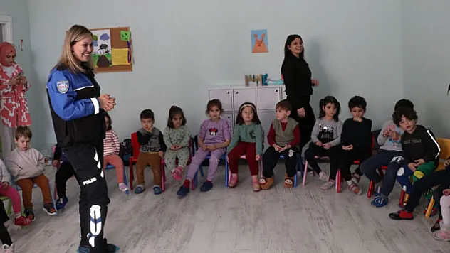 Havza'da polis, kreş ve anaokulu öğrencilerine tanıtıldı