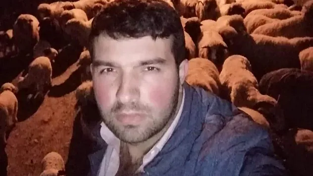 Eşiyle mesajlaştığı için aralarında husumet bulunan akrabasını öldürdü