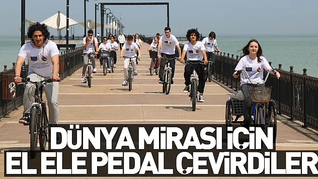 Romanyalı öğrenciler ile Türk öğrenciler, dünya mirası için el ele pedal çevirdi