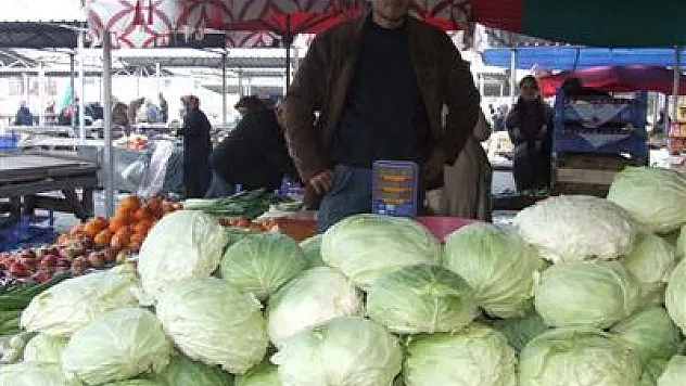 'Beyaz Lahana' Çarşamba Pazar Yerine de İndi.