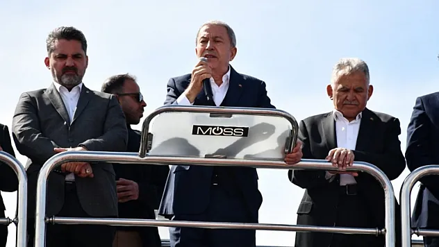 Bakan Akar'dan terörle mücadelede kararlılık mesajı