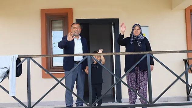 Depremzedeler yeni yuvalarında buruk sevinç yaşıyor