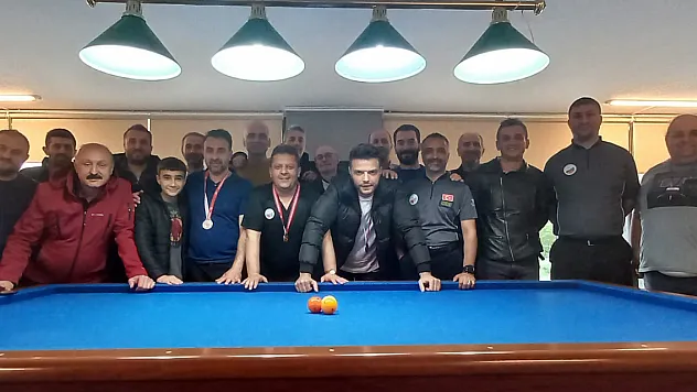 Alaçam'da 23 Nisan Ulusal Egemenlik ve Çocuk Bayramı Bilardo Turnuvası düzenlendi