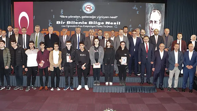 'Bir Bilenle Bilge Nesil' kompozisyon yarışmasının kazananlarına ödül