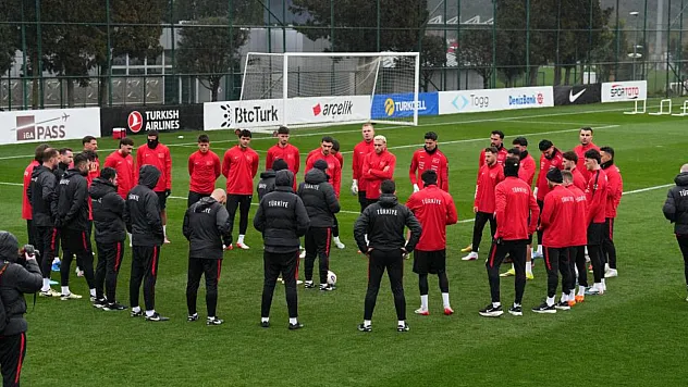 A Milli Futbol Takımı, yağmur altında çalıştı