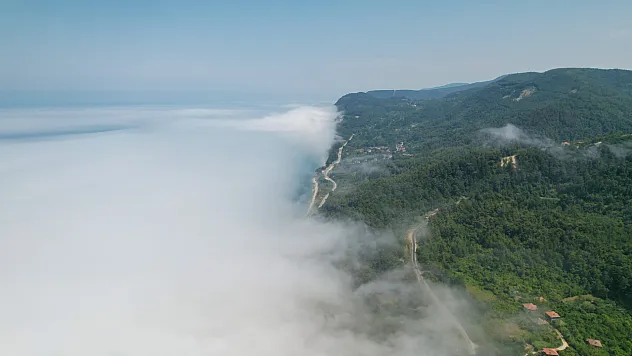 Abana ilçesinde oluşan sis dronla kaydedildi