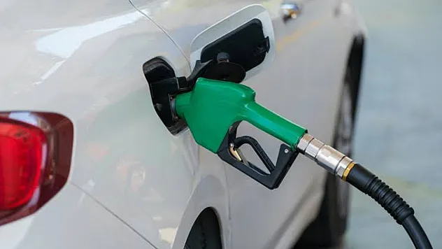 ABD, 2026 petrol fiyatı tahminini aşağı yönlü revize etti