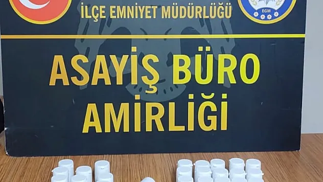 Adrese yapılan baskında bin 558 adet uyuşturucu hap yakalandı