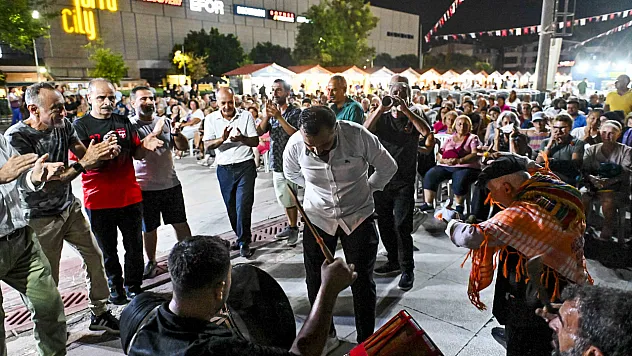 Baklava yarışmasıyla renklenen Yöreler Festivali sona erdi