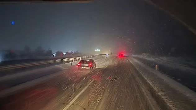 Afyon'da Mayıs'ta Kar Esareti: Okullar Tatil, Yollar Kapalı!