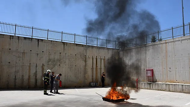 Ağız ve Diş Sağlığı Merkezi'nde yangın eğitimi