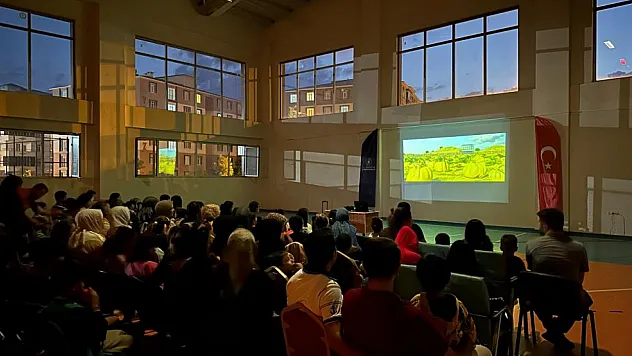 Ağrı'da Sinema Etkinliğine Yoğun İlgi