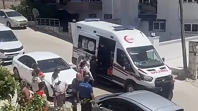 Aile İçi Tartışma Kanlı Bitti: 3 Kadın Hastanelik Oldu, Şüpheli Firarda