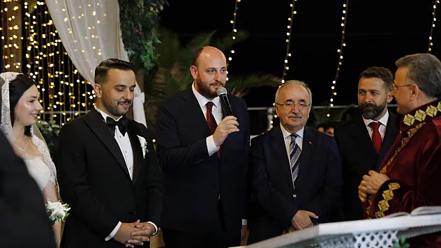 AK Parti Genel Başkan Yardımcısı Büyükgümüş Samsun'da nikah şahidi oldu