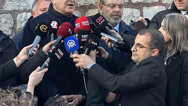 AK Parti Sözcüsü Ömer Çelik, İlber Ortaylı'nın Cenazesine Katıldı