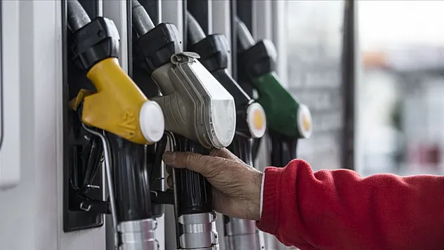 Akaryakıtta savaşın bilançosu ağırlaştı! Motorine ve benzine zam!