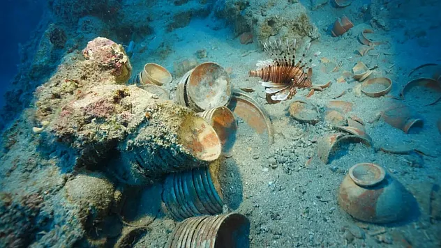 Akdeniz'den 2 bin 100 yıllık sofra takımları çıktı