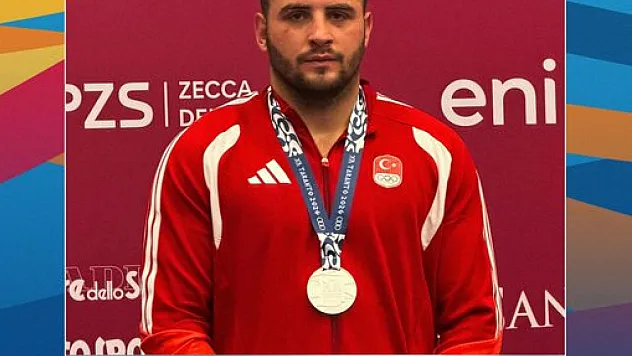 Akdeniz Oyunları'nda Samsunsporlu Berat Acar İtalya'da gümüş madalya