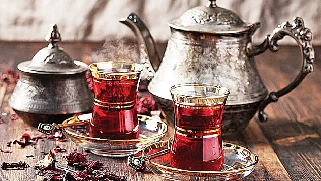 Akşam Çayı Uykunuzu mu Kaçırıyor? İşte Bilmeniz Gerekenler