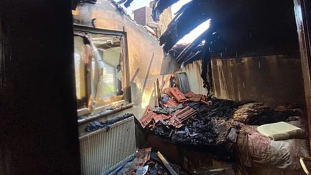 Alaçam'da yangın çıkan evde hasar oluştu