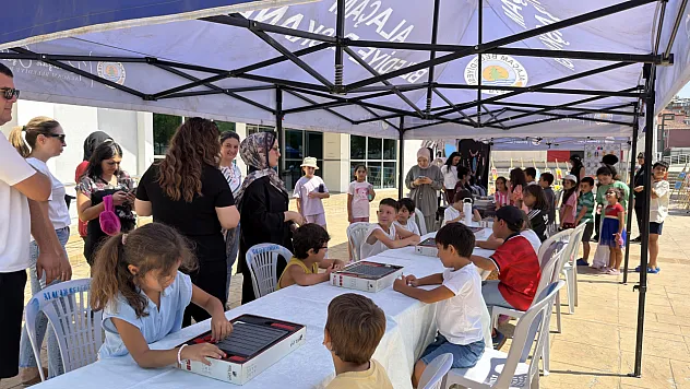 Alaçam Gençlik Merkezi'nde yaz okulu kapanış coşkusu