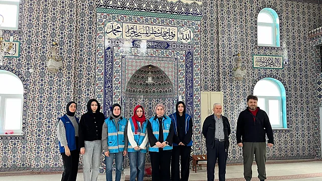 Alaçamlı gençlerden ramazan temizliği
