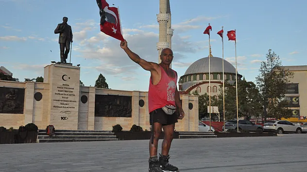 Almanya'dan Anıtkabir'e patenle 4 bin 500 kilometrelik umut yolculuğu