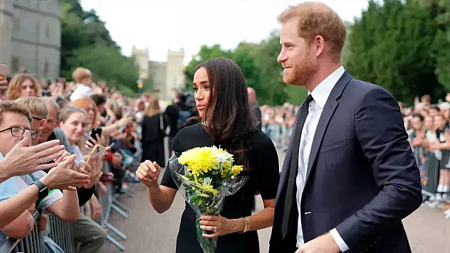 Altı yıllık ayrılık sona erdi ve Harry ile Meghan İngiltere'ye geri döndü