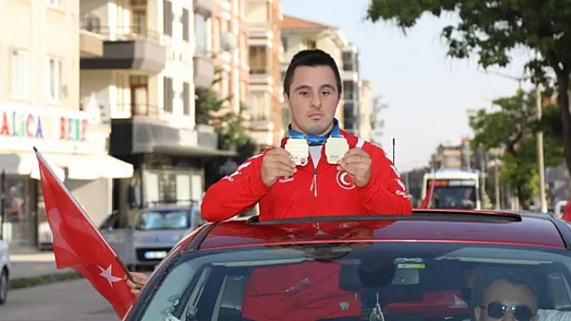 Altın madalya kazanan milli judocu için karşılama töreni