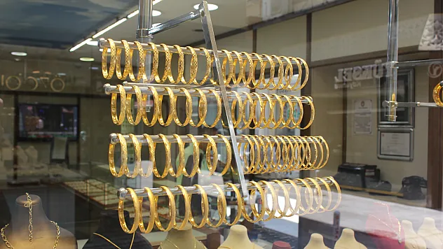 Altında Bayram Tesadüfü:  'Fiyat Düşüşü Gerçek Değil!'